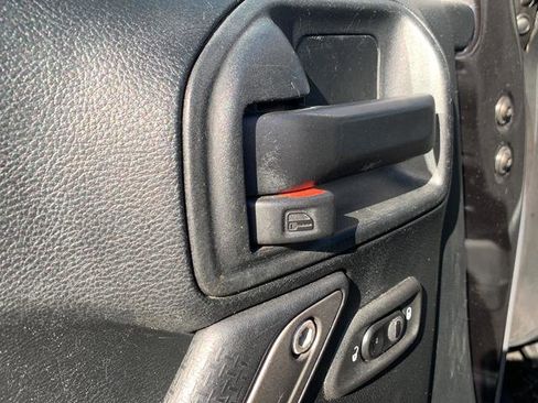 Used 2018 Jeep Wrangler Unlimited Sport S image 17