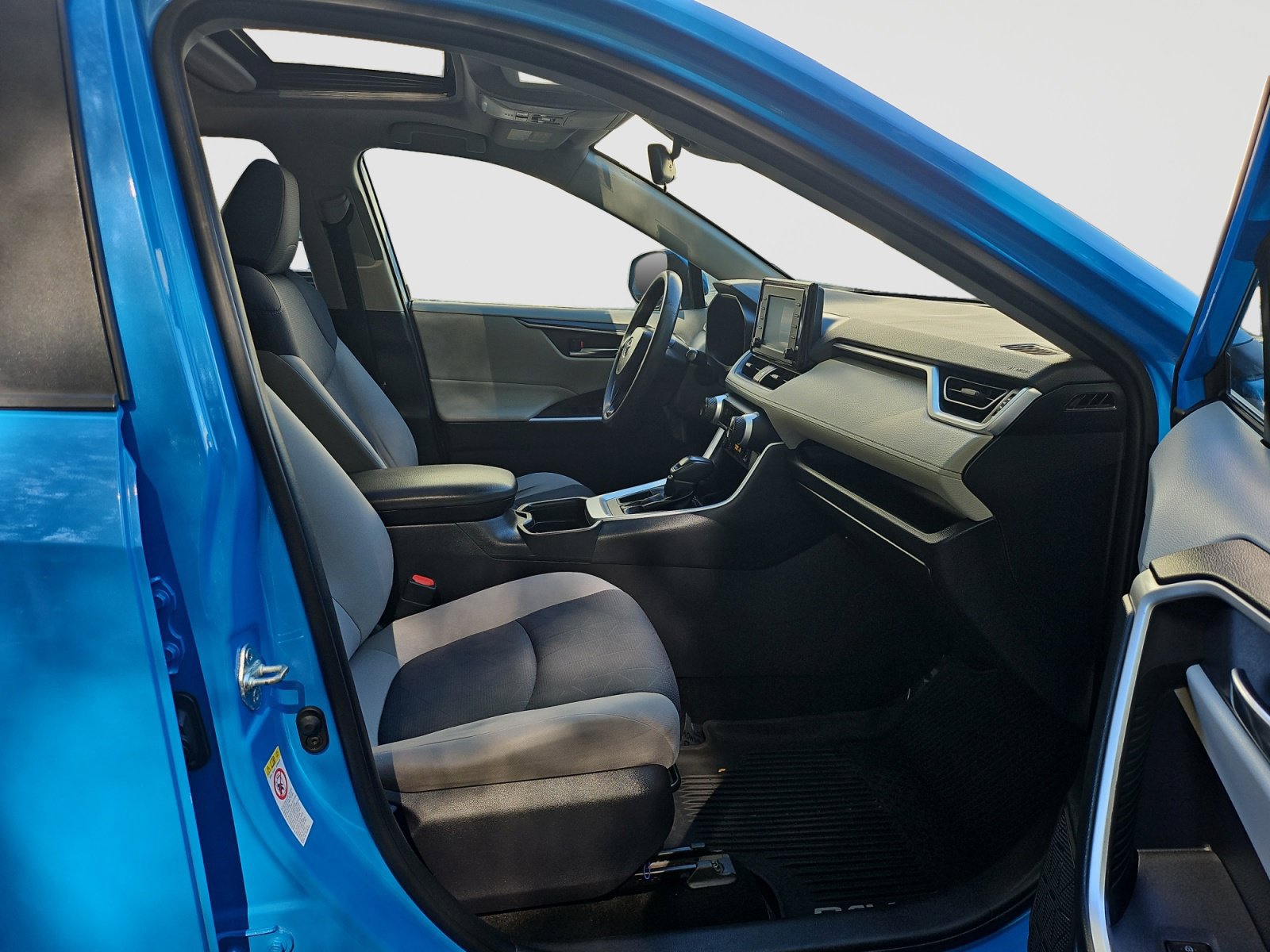 Used 2019 Toyota RAV4 XLE w/ Convenience Package FWD image 15