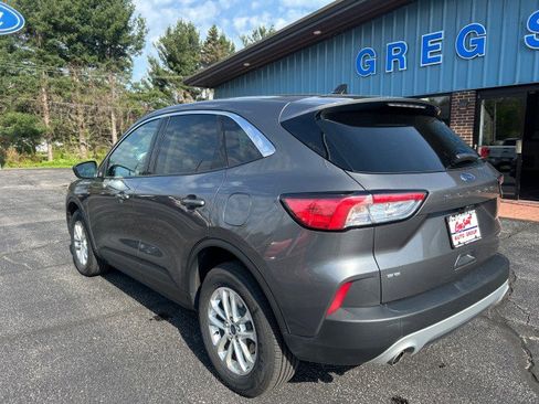 Used 2022 Ford Escape SE w/ Cold Weather Package AWD/4WD image 8