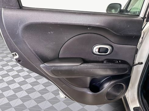 Used 2018 Kia Soul Base image 22