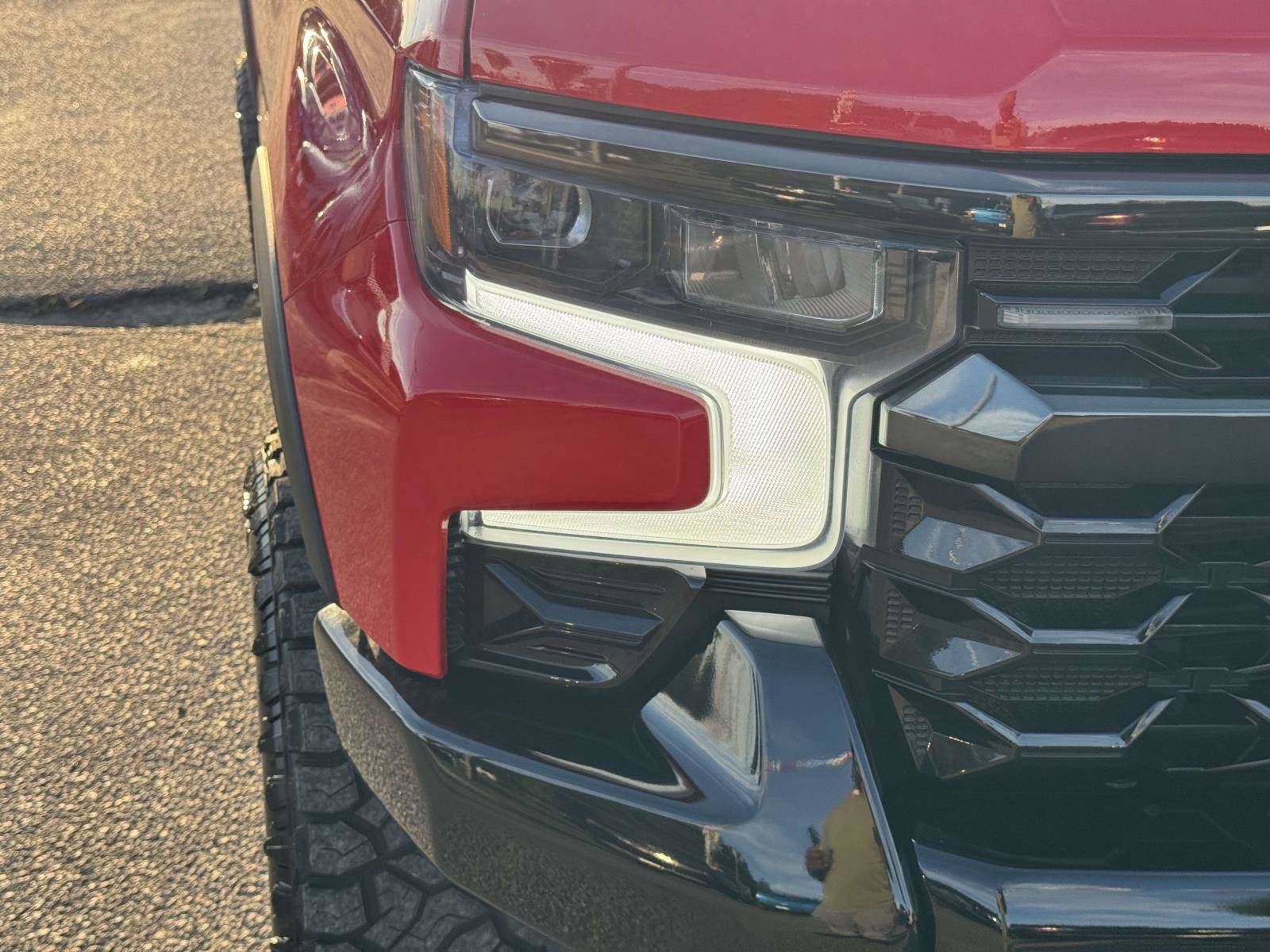 Used 2023 Chevrolet Silverado 1500 ZR2 w/ Technology Package AWD/4WD image 9
