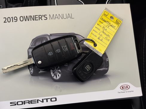 Used 2019 Kia Sorento FWD w/ LX Convenience Package image 32
