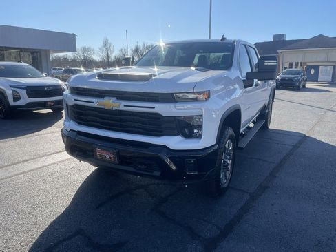 Used 2025 Chevrolet Silverado 2500 Custom w/ Custom Value Package image 1