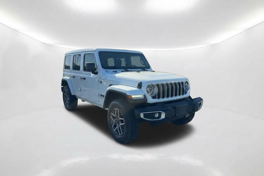 Used 2026 Jeep Wrangler Unlimited Sahara AWD/4WD image 3