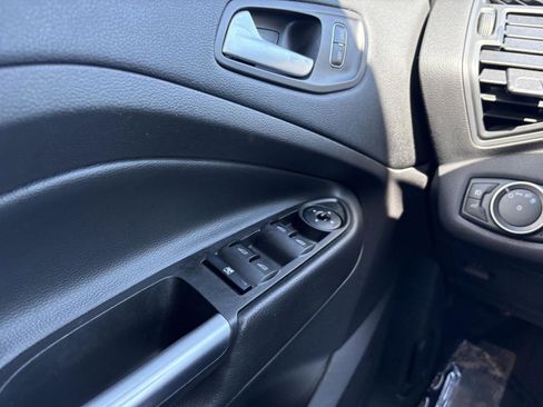 Used 2017 Ford Escape SE AWD/4WD image 13