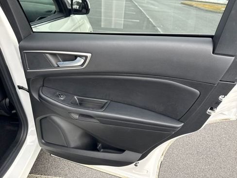 Used 2022 Ford Edge SEL w/ Convenience Package image 16