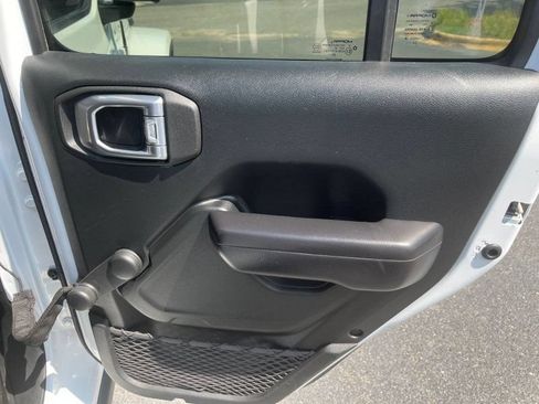 Used 2021 Jeep Gladiator Sport AWD/4WD image 11