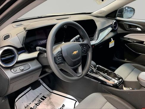 Used 2026 Chevrolet Trax LT FWD image 19