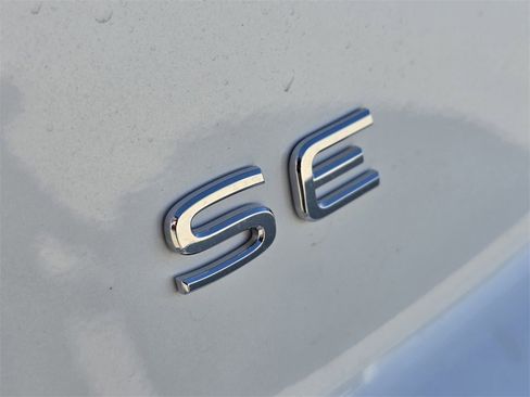 New 2026 Volkswagen Atlas Cross Sport SE image 7