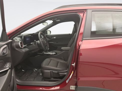 Used 2024 Chevrolet Trax RS w/ Driver Confidence Package FWD image 11