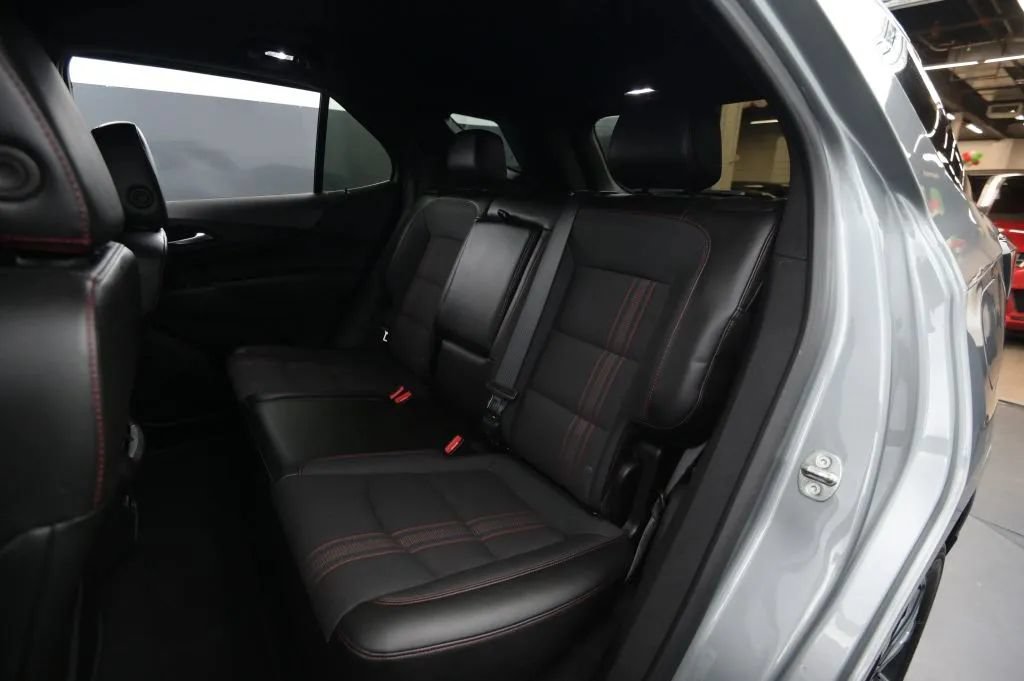 Used 2023 Chevrolet Equinox RS AWD/4WD image 44