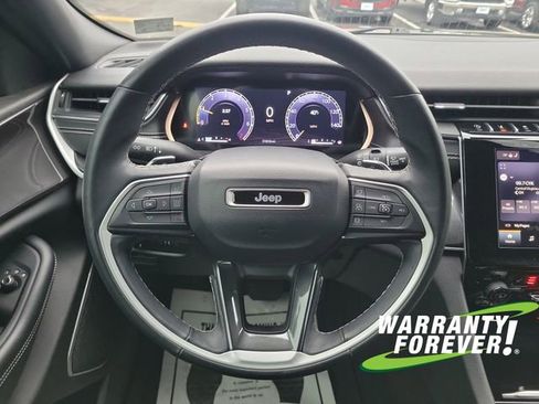 Used 2022 Jeep Grand Cherokee L Laredo image 9