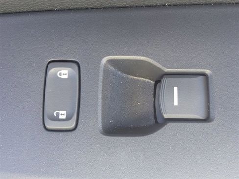 Used 2025 Honda HR-V LX image 32