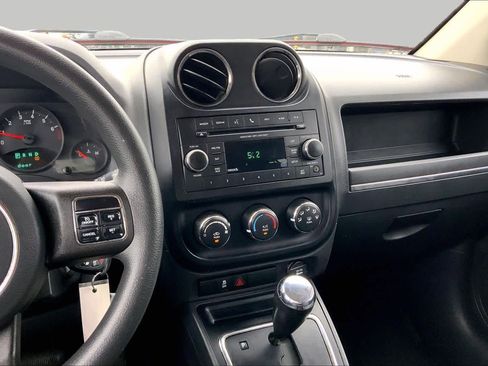Used 2012 Jeep Compass Sport FWD image 6