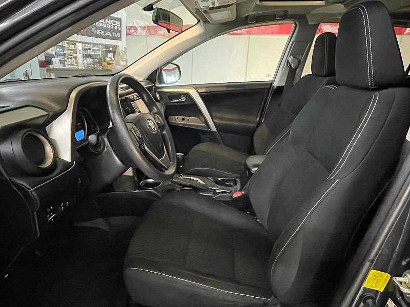 Used 2015 Toyota RAV4 XLE AWD/4WD image 10