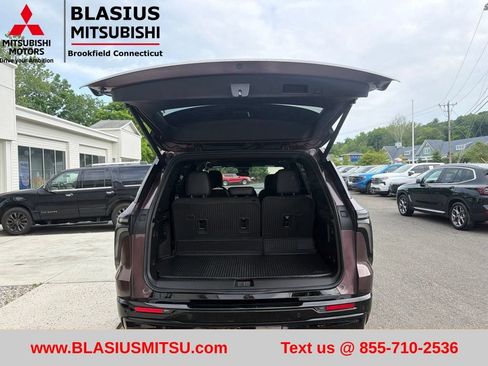Used 2025 Chevrolet Traverse RS w/ LPO, Floor Liner Package AWD/4WD image 22
