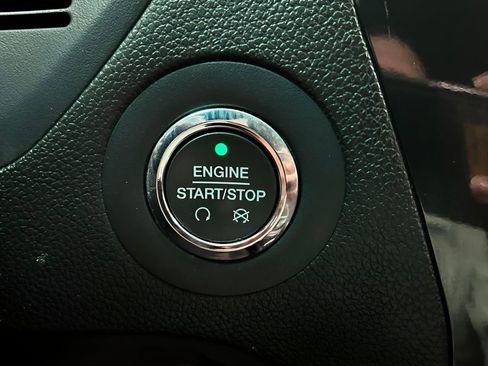 Used 2016 Ford Explorer XLT image 17