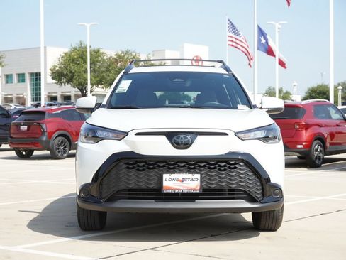 Used 2024 Toyota Corolla Cross AWD Hybrid image 3