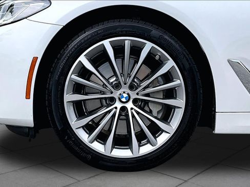 Used 2023 BMW 530i w/ Premium Package RWD image 10