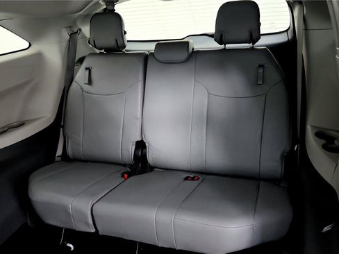 Certified 2024 Toyota Sienna XLE image 22