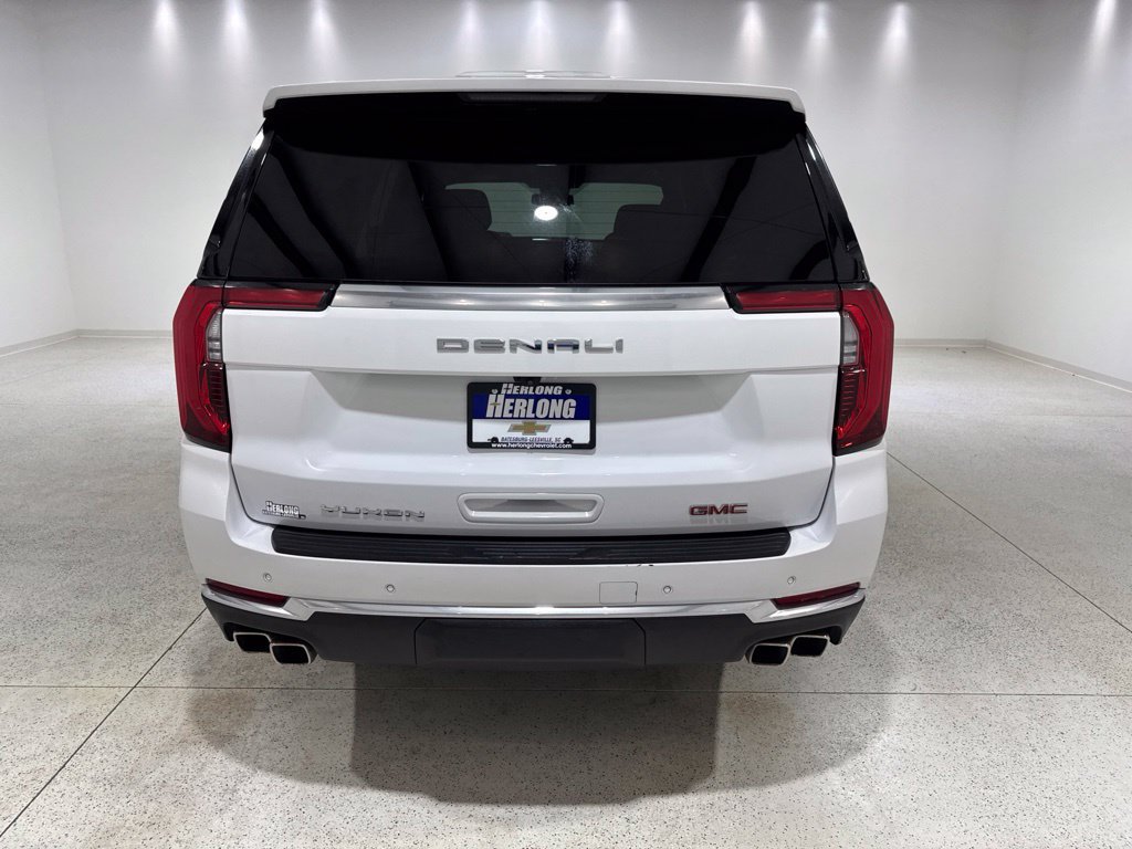 Used 2025 GMC Yukon Denali AWD/4WD image 4