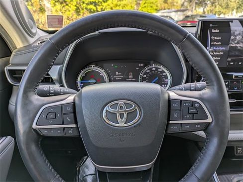Used 2022 Toyota Highlander Platinum image 29