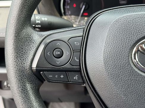 Used 2024 Toyota RAV4 XLE FWD image 11