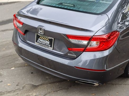 Used 2018 Honda Accord Touring image 14