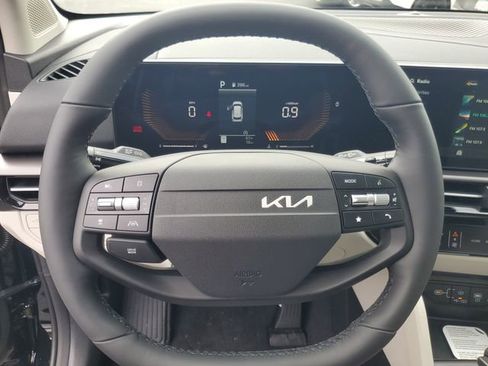 New 2026 Kia Sportage EX w/ EX Panorama Roof Package FWD image 16