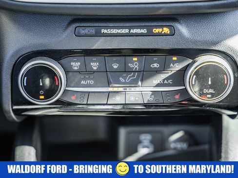 Used 2022 Ford Escape SEL image 28