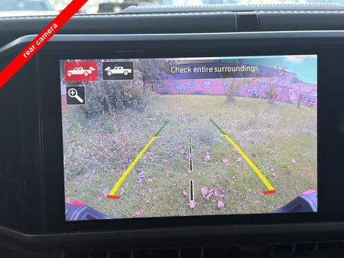 Used 2024 Jeep Gladiator Rubicon w/ Technology Group AWD/4WD image 5