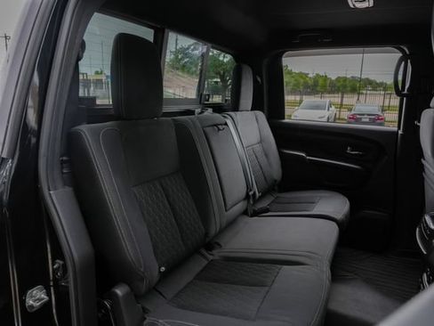 Used 2019 Nissan Titan SV w/ SV Convenience Package AWD/4WD image 35