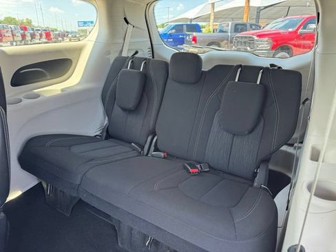 Used 2023 Chrysler Voyager LX FWD image 13