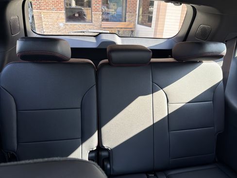 New 2026 Chevrolet Traverse RS image 17