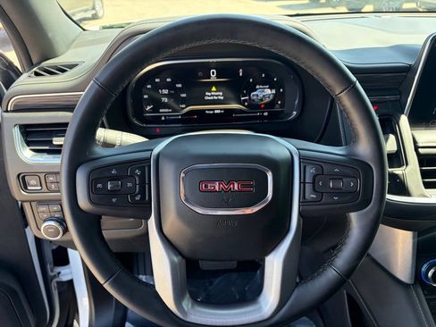 Used 2024 GMC Yukon SLT w/ SLT Premium Package AWD/4WD image 17