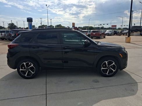 Used 2022 Chevrolet TrailBlazer RS w/ Technology Package FWD image 5