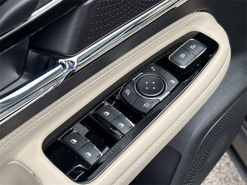 New 2026 Lincoln Corsair Premiere image 22