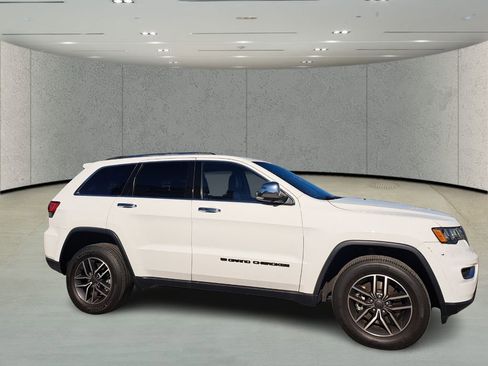 Used 2022 Jeep Grand Cherokee Limited image 5