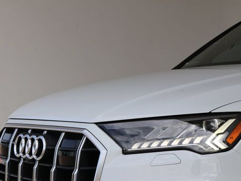 Used 2023 Audi SQ7 Premium Plus AWD/4WD image 16