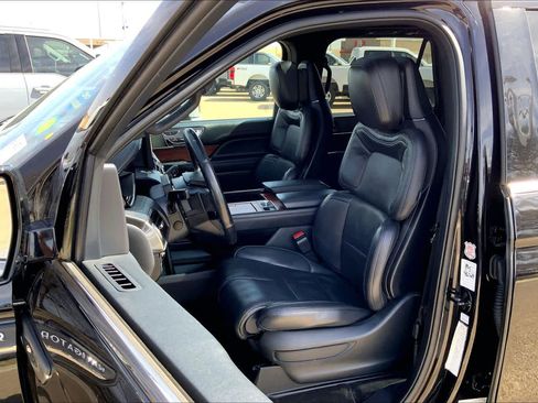 Used 2024 Lincoln Navigator Reserve image 16