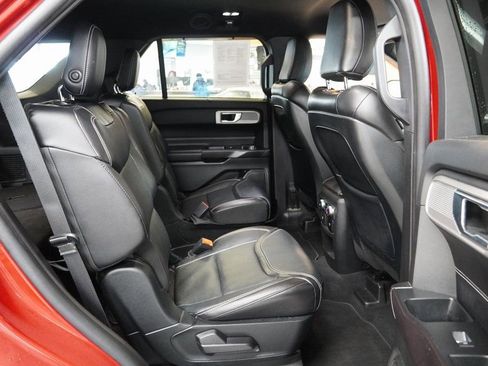 Used 2020 Ford Explorer ST image 31