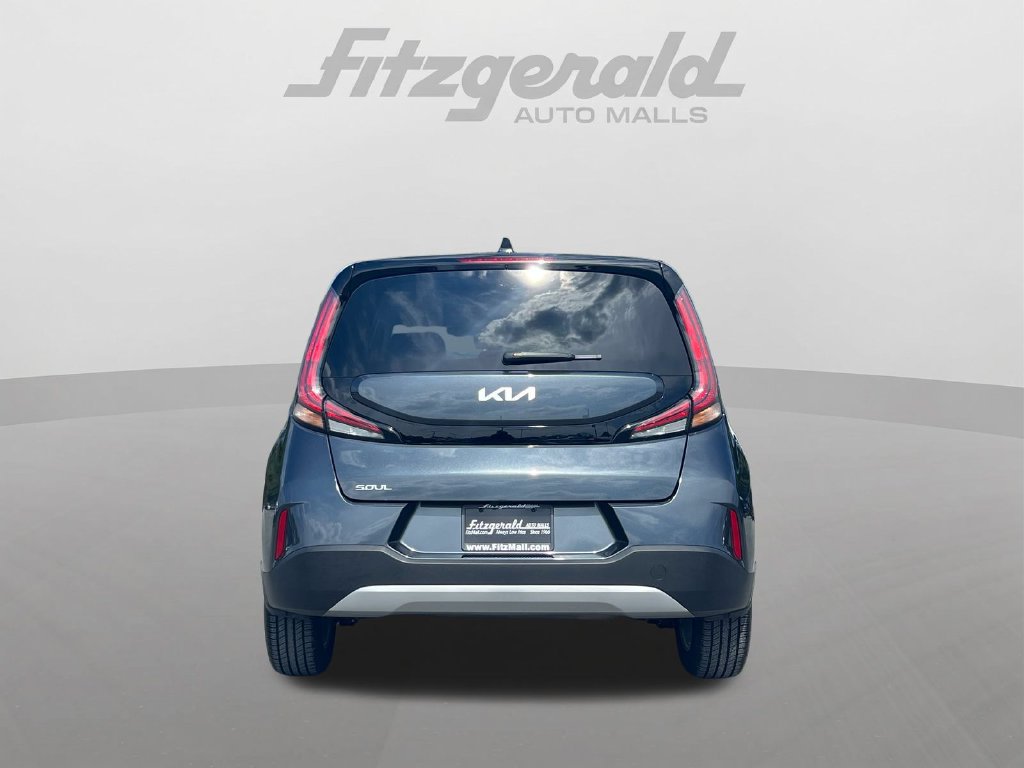 Used 2025 Kia Soul LX w/ LX Technology Package FWD image 7