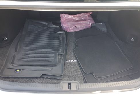 Used 2024 Lexus ES 350 w/ Premium Package image 8