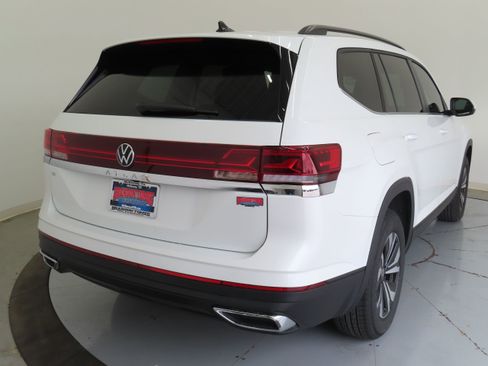 New 2026 Volkswagen Atlas SE FWD image 4