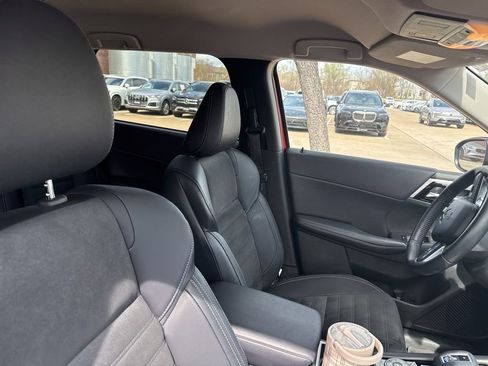 Used 2024 Mitsubishi Outlander SE image 11