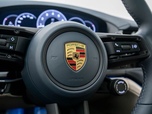 Certified 2025 Porsche Panamera 4 image 30