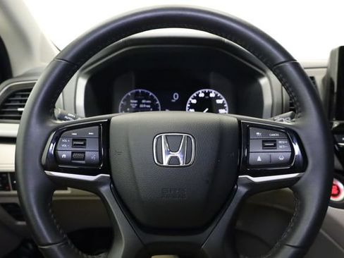 Used 2025 Honda Odyssey EX-L image 17