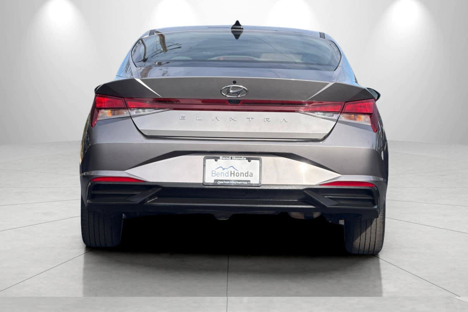 Used 2023 Hyundai Elantra SEL FWD image 7