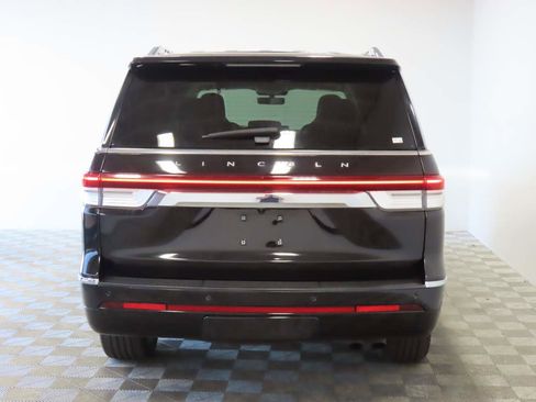 Used 2022 Lincoln Navigator Reserve image 3