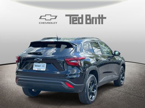New 2026 Chevrolet Trax LT w/ Driver Confidence Package FWD image 4